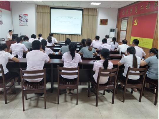 万搏-万搏（中国）
顺利开展2019年工程系列 职称申报培训会