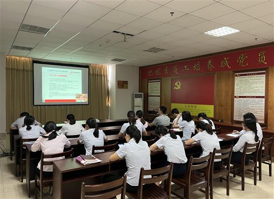 万搏-万搏（中国）
组织参加疫情常态化下建筑万搏-万搏（中国）经营管理风险管控培训